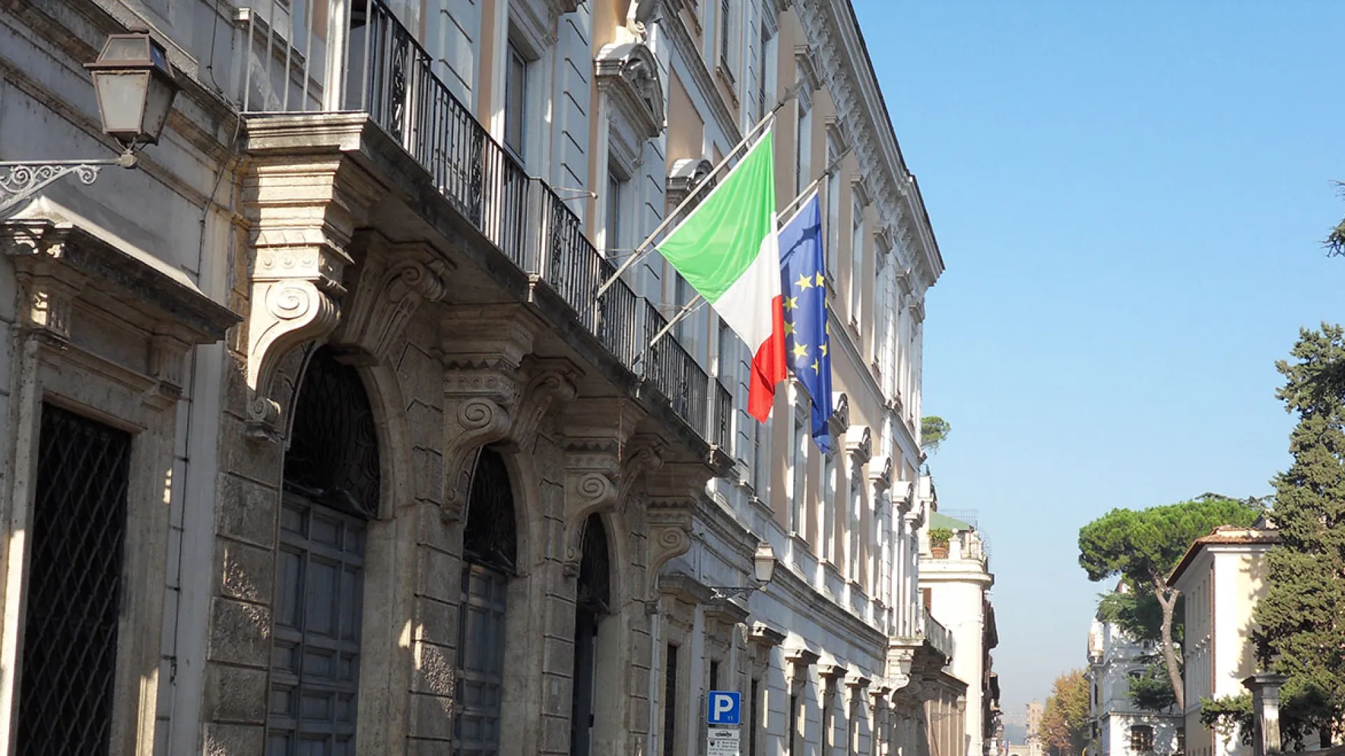 facciata via della lungara